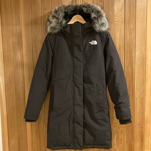 North Face women’s Arctic Parka in black, excellent used condition, size Small